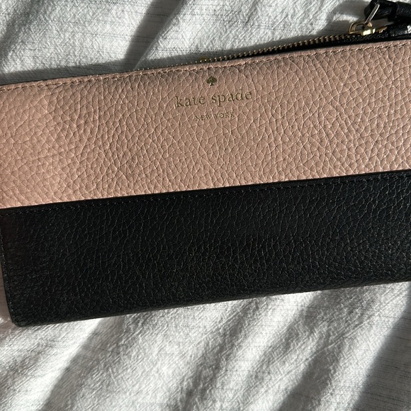 Kate Spade Wallet - Picture 5 of 6